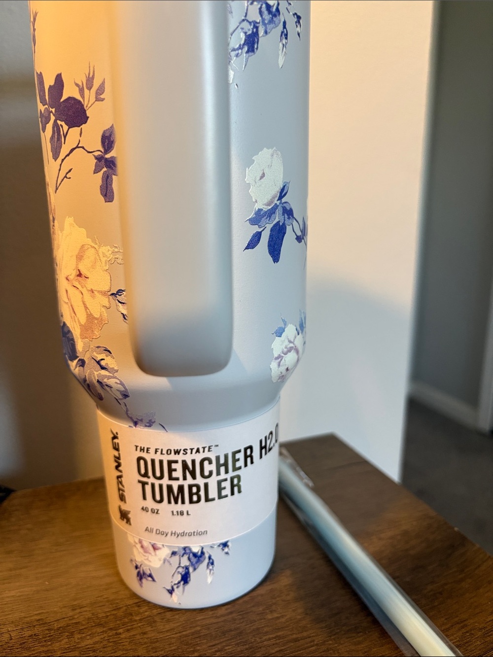 Stanley x LoveShackFancy 40 oz Quencher H2.0 Floral Tumbler NIB - Picture 4 of 7